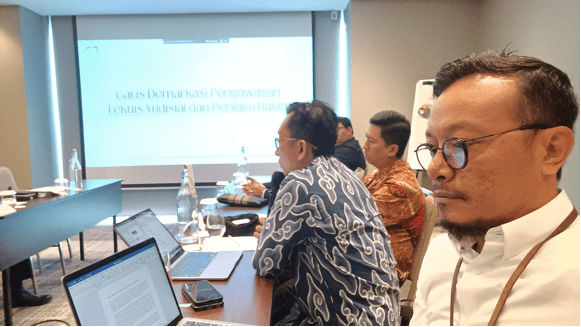 GARIS DEMARKASI PENGAWASAN TEKNIS YUDISIAL DAN PERILAKU HAKIM